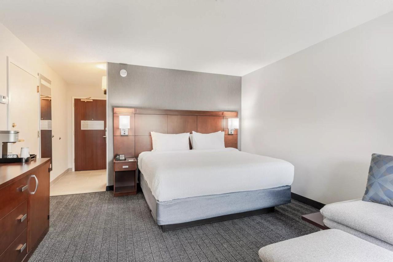 คอร์ตยาร์ด เบอร์ลิงตัน วิลลิสตัน Hotel Williston ภายนอก รูปภาพ