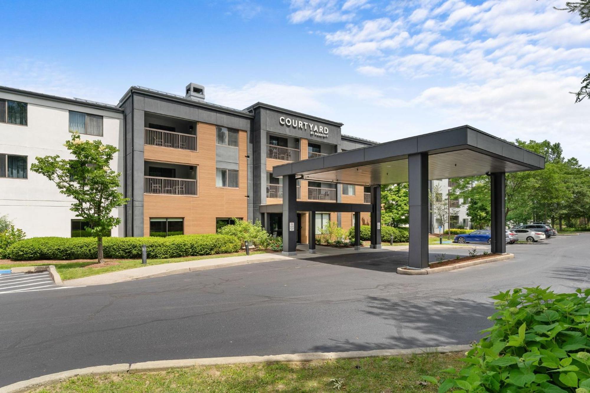 คอร์ตยาร์ด เบอร์ลิงตัน วิลลิสตัน Hotel Williston ภายนอก รูปภาพ