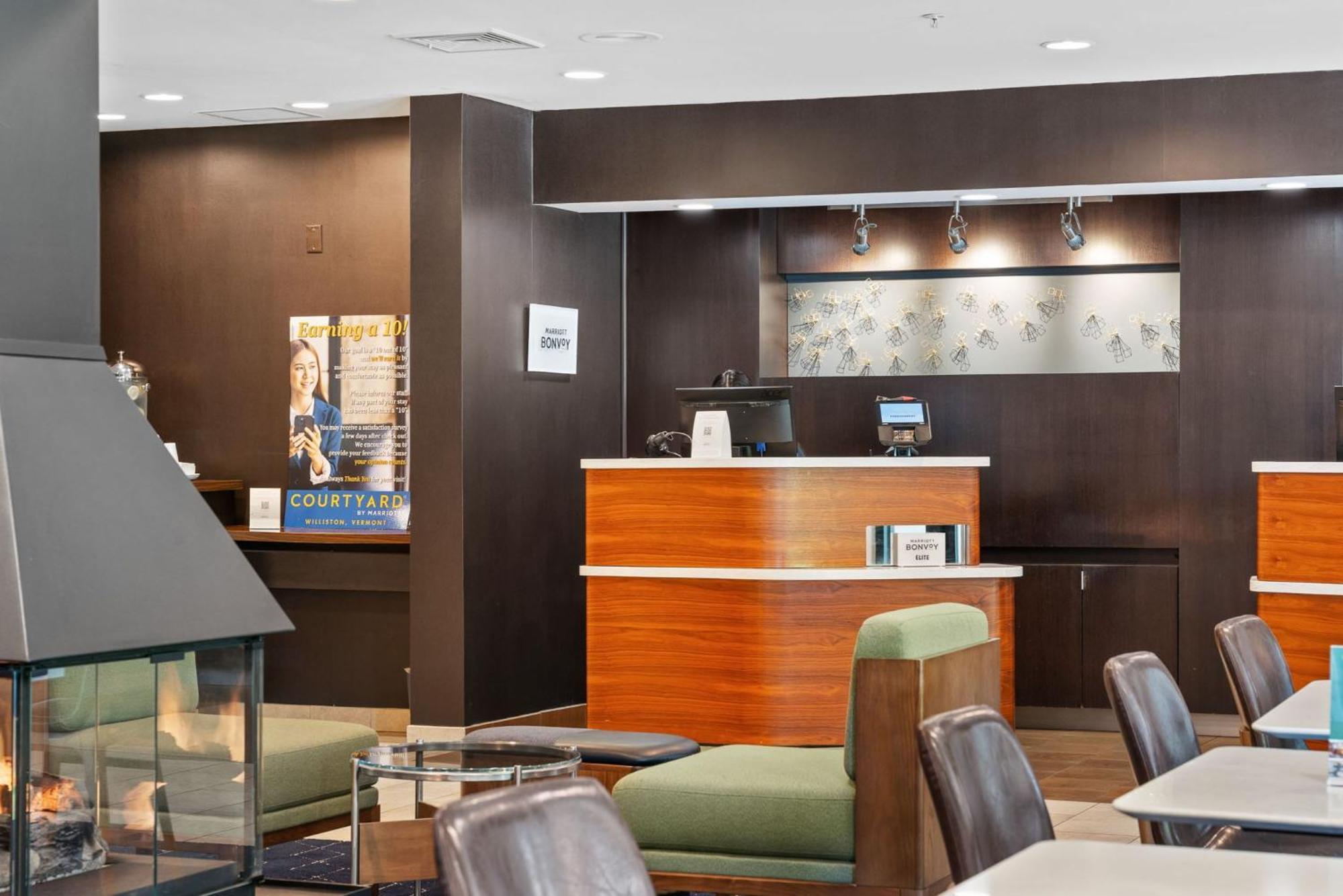 คอร์ตยาร์ด เบอร์ลิงตัน วิลลิสตัน Hotel Williston ภายนอก รูปภาพ