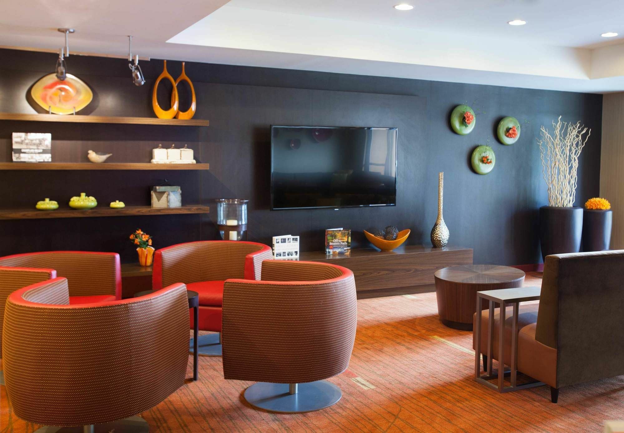 คอร์ตยาร์ด เบอร์ลิงตัน วิลลิสตัน Hotel Williston ภายนอก รูปภาพ